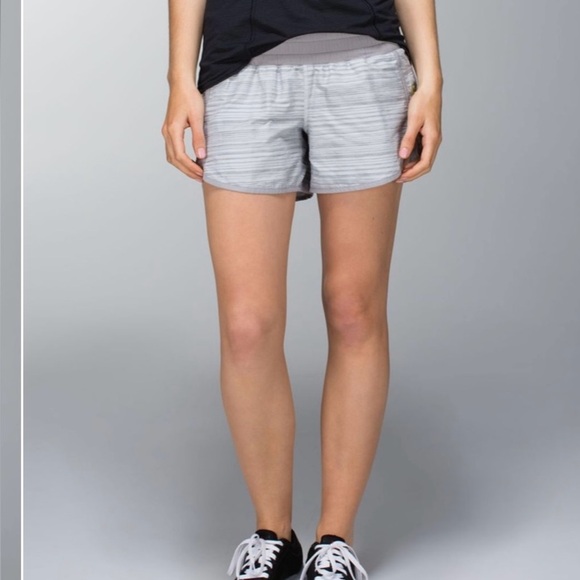 Lululemon Tracker Short II. 2 way stretch. Grey heathered strips. Zip pocket. 6 - Picture 1 of 13